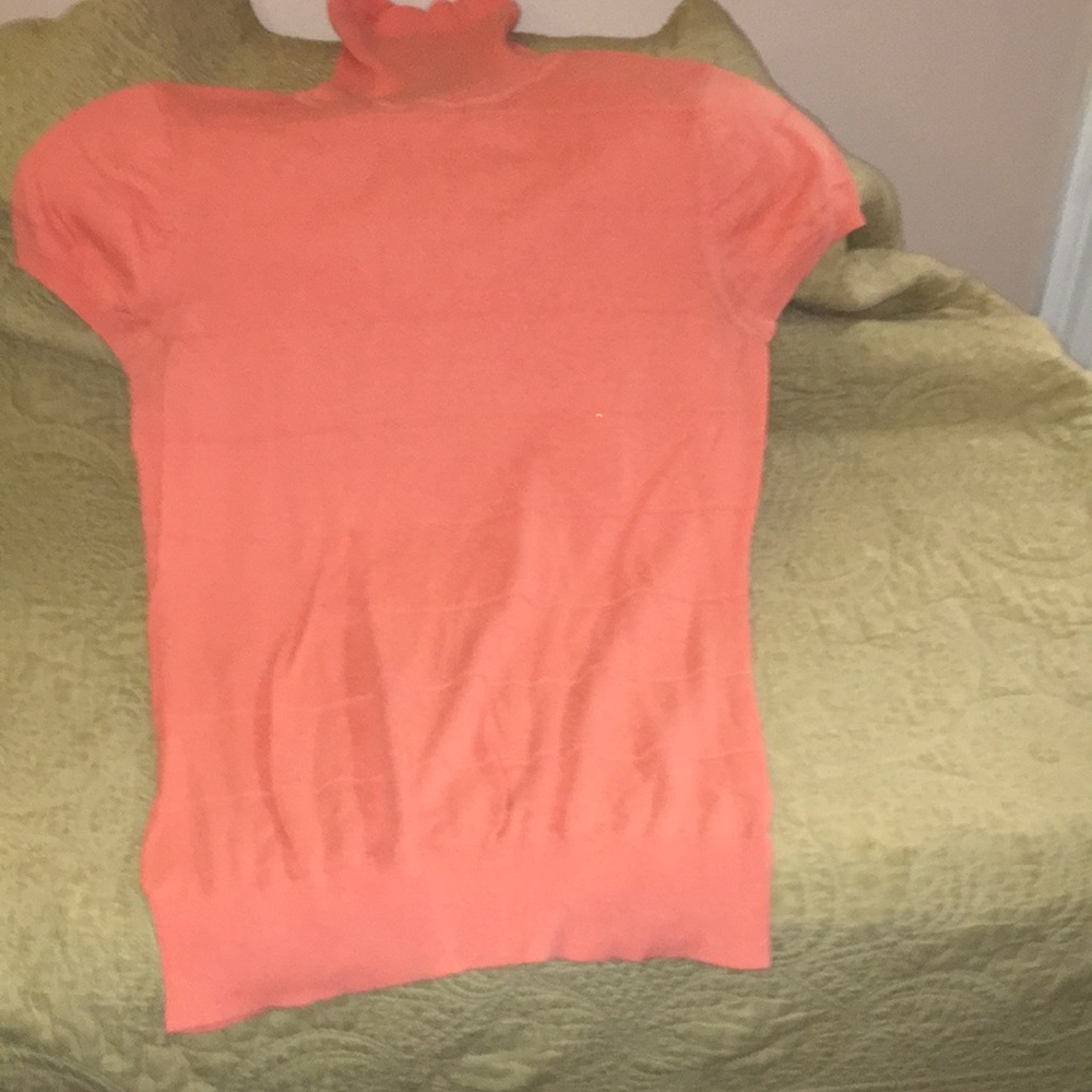 Coral cap sleeve turtleneck med